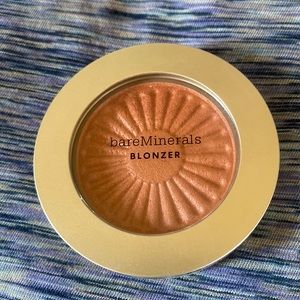 bareMinerals Blonzer in “Kiss of Copper”